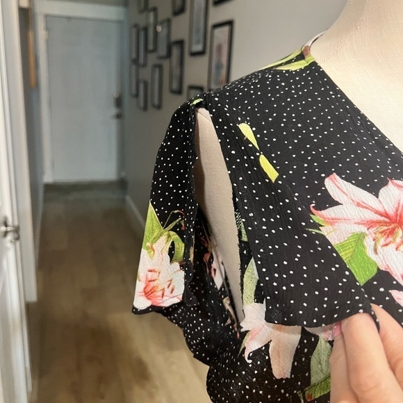 LULU’S tropical print maxi dress in black - Picture 5 of 14